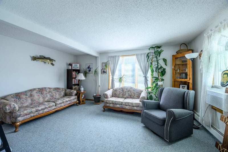 204 W 1st Ave, Keewatin, MN 55753
