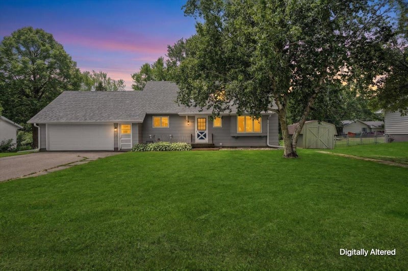 437 W Elm St, Ellsworth, WI 54011