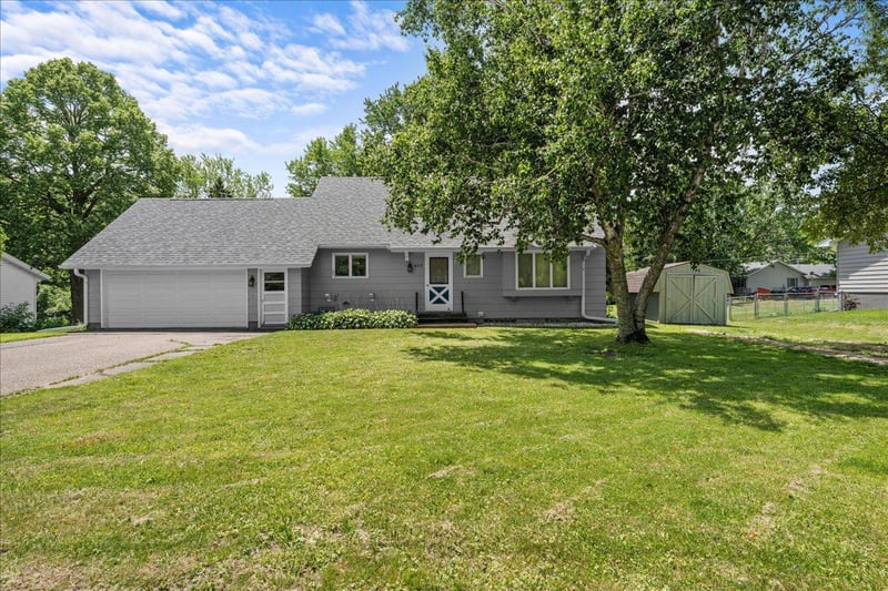 437 W Elm St, Ellsworth, WI 54011