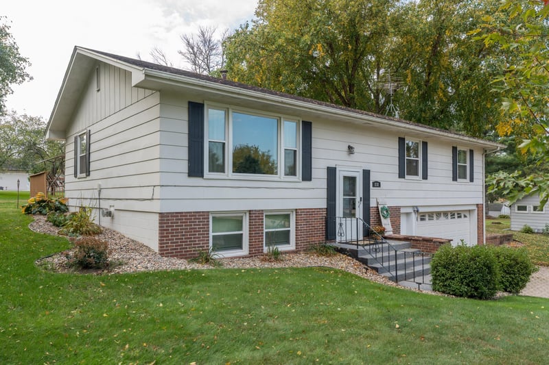 212 Regency Rd, Le Sueur, MN 56058