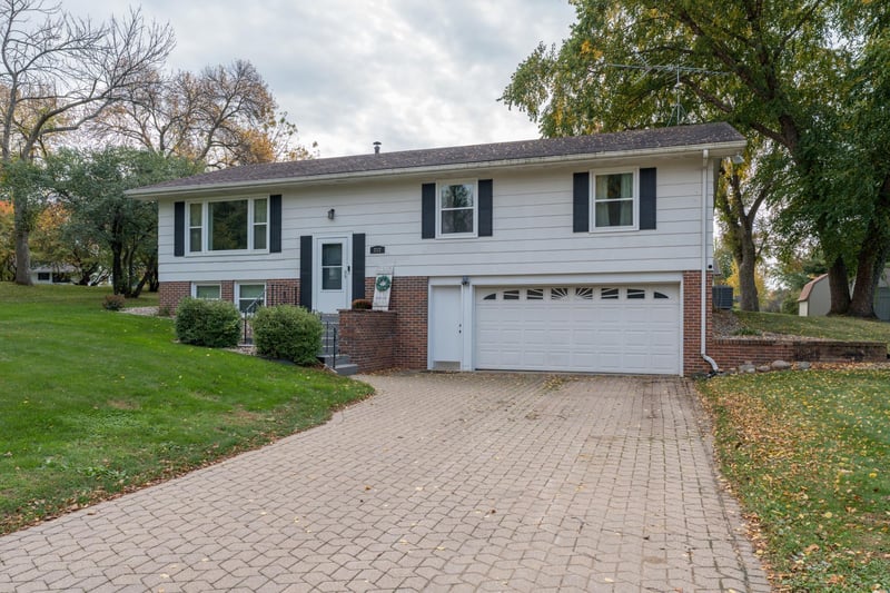 212 Regency Rd, Le Sueur, MN 56058
