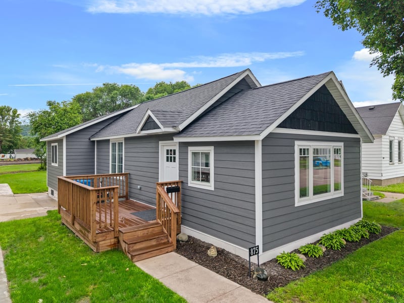 875 E King St, Winona, MN 55987