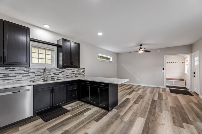875 E King St, Winona, MN 55987