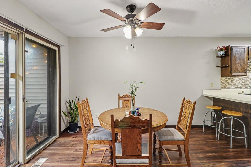 4490 Woodgate Point, Eagan, MN 55122