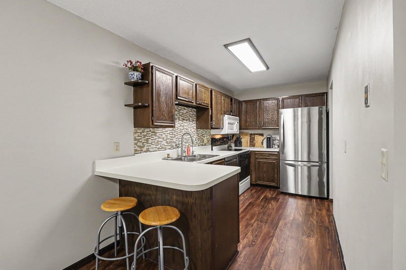 4490 Woodgate Point, Eagan, MN 55122