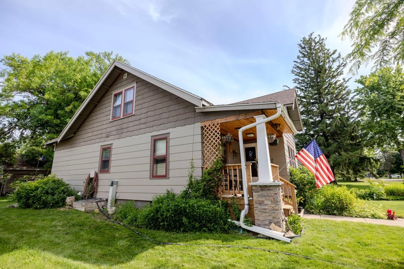 308 W 9th St, Morris, MN 56267