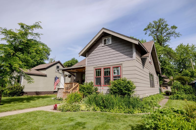 308 W 9th St, Morris, MN 56267