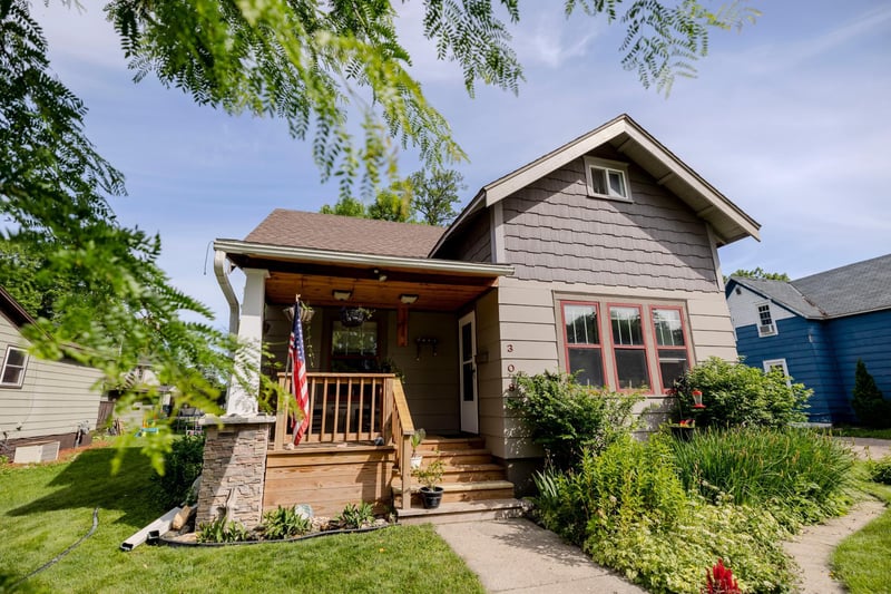 308 W 9th St, Morris, MN 56267