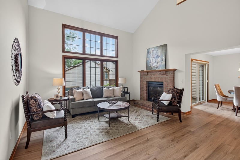 1915 Furness St, Maplewood, MN 55109