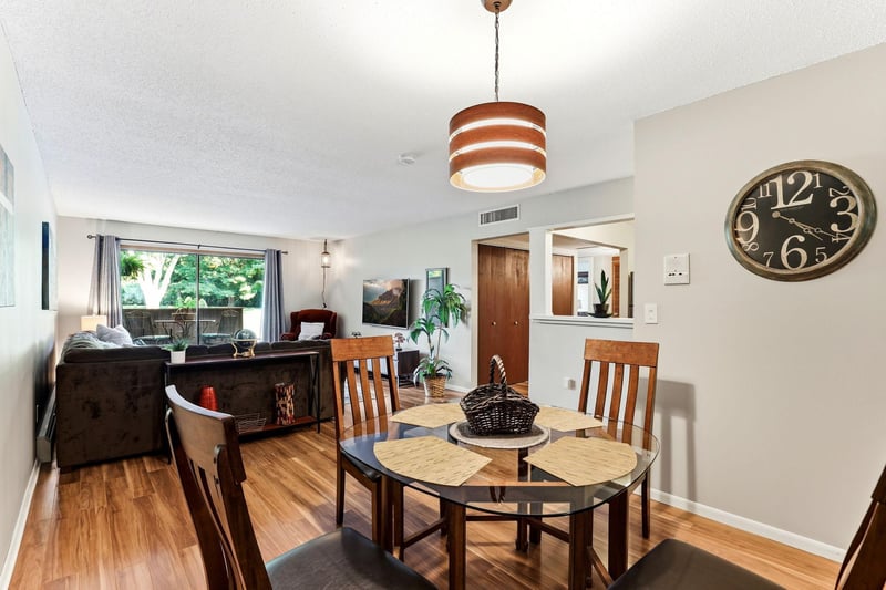 705 E Burnsville Pw #114, Burnsville, MN 55337