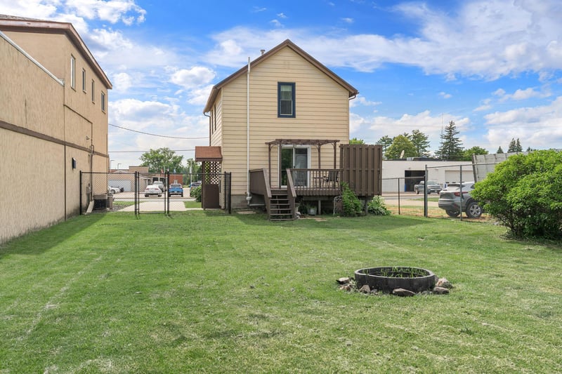 422 1st Ave SE, Stewartville, MN 55976