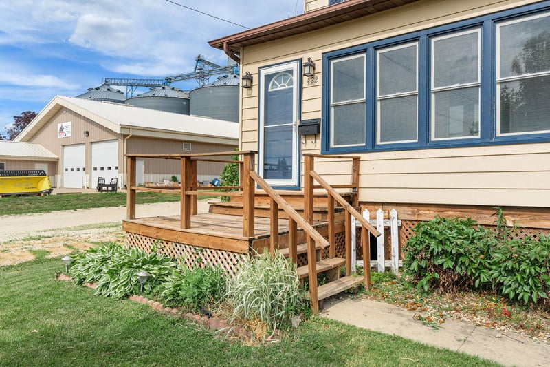 422 1st Ave SE, Stewartville, MN 55976
