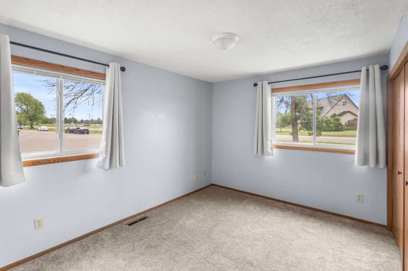 4457 Westdel Rd, Farmington, MN 55024