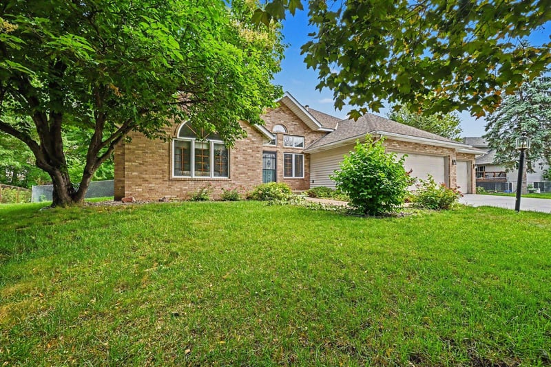 2522 Windsor Ln, Woodbury, MN 55125