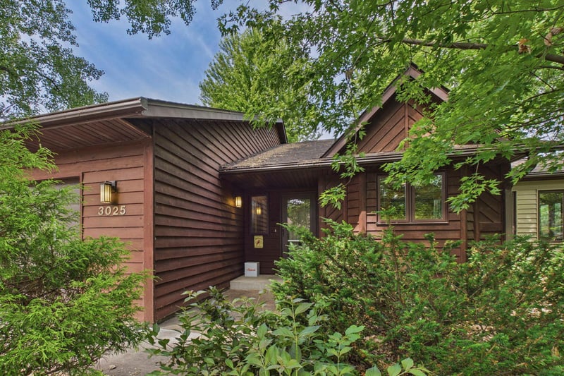 3025 Thunder Bay Rd, Little Canada, MN 55117
