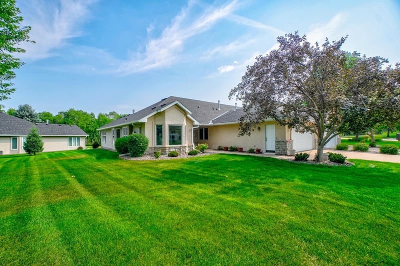 2611 Parkview Dr, White Bear Lake, MN 55110