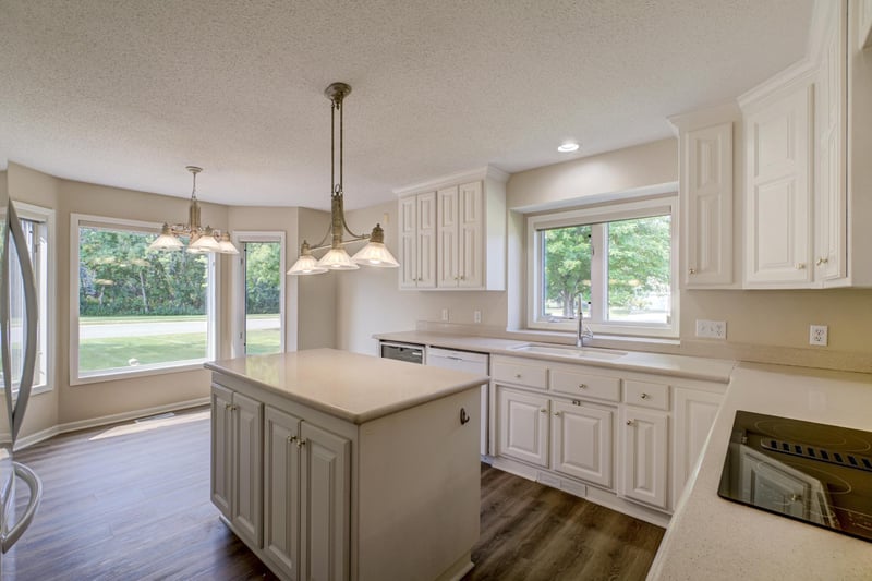 2611 Parkview Dr, White Bear Lake, MN 55110