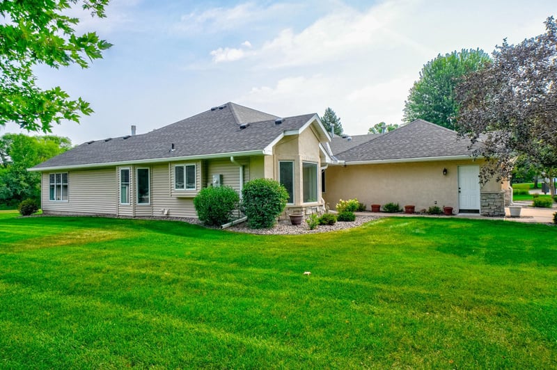 2611 Parkview Dr, White Bear Lake, MN 55110
