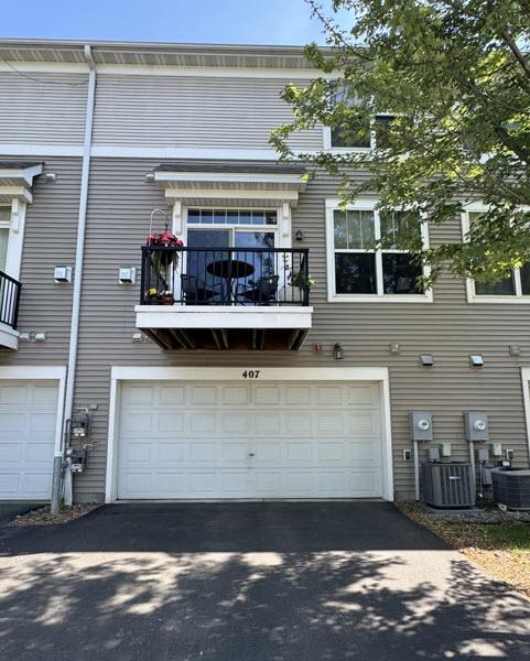 407 Lookout Pl NE, Columbia Heights, MN 55421