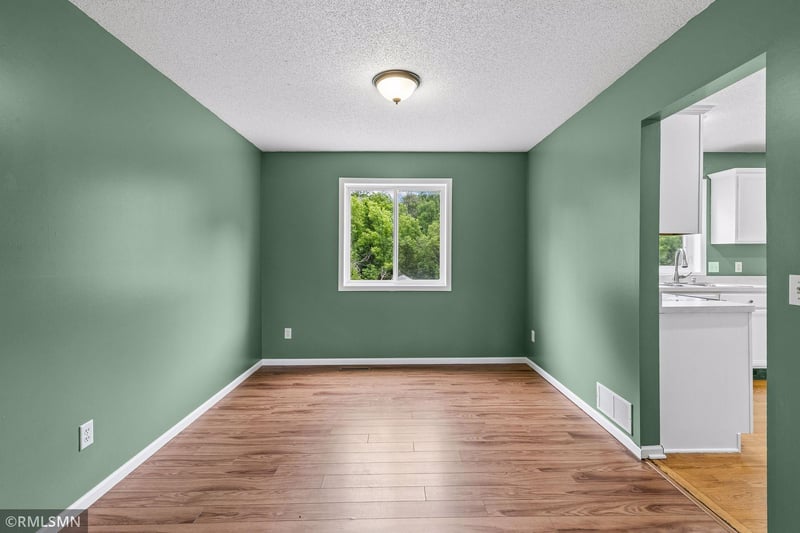1216 Cuylle Bay, Faribault, MN 55021