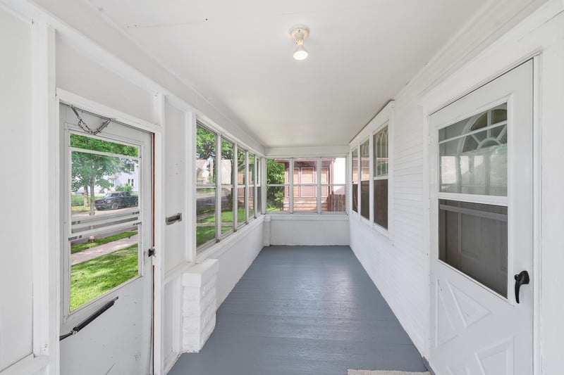 934 Central Ave W, Saint Paul, MN 55104