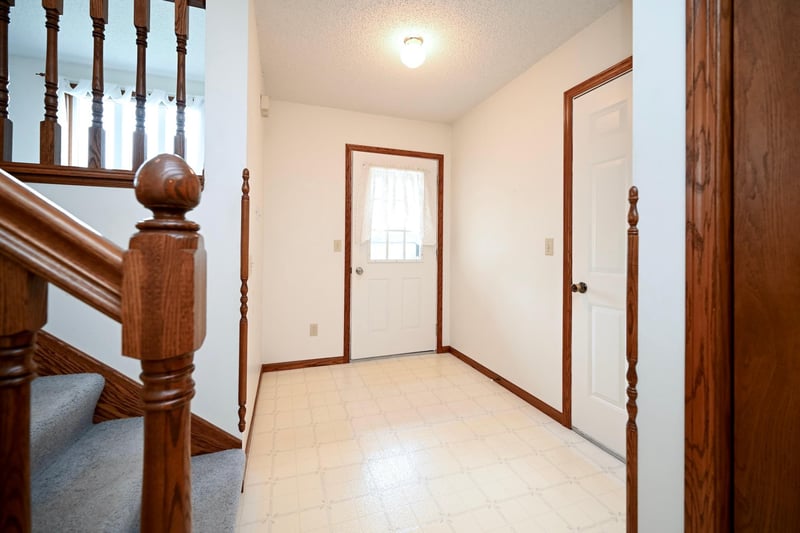 205 Benson Dr, Lewiston, MN 55952