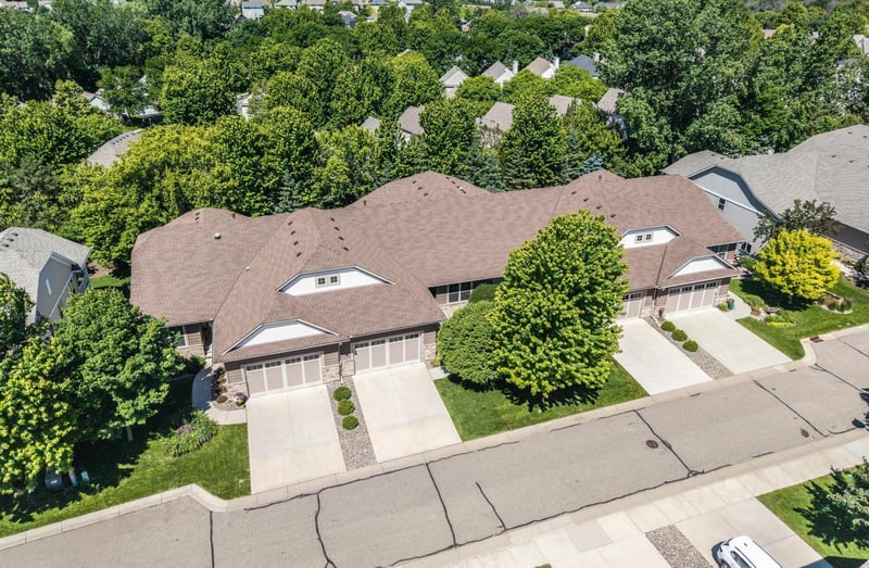 8619 Lake Riley Dr, Chanhassen, MN 55317