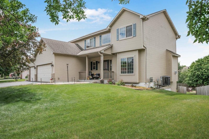 2051 River Bend Trl, Mayer, MN 55360