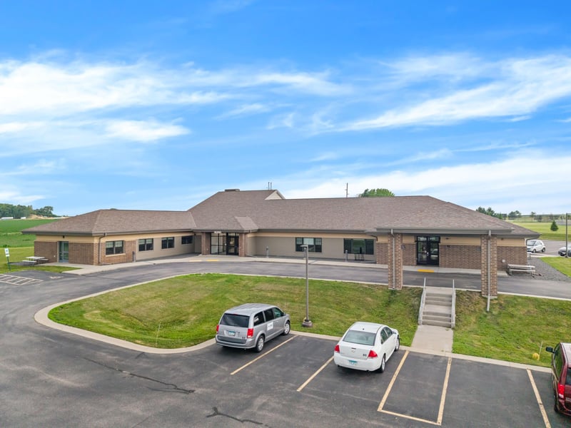 1004 N Loeffler Ave, Caledonia, MN 55921