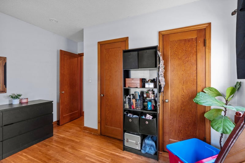986 Galvin Ave, West Saint Paul, MN 55118