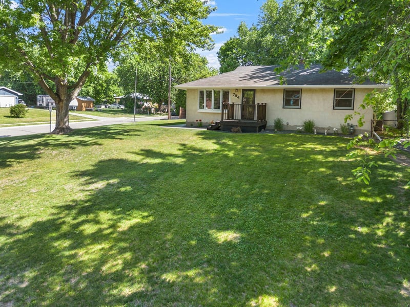784 Mary St N, Maplewood, MN 55119