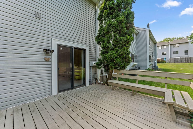 943 Sylvia Ln, Shoreview, MN 55126