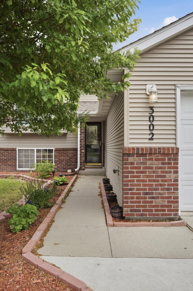 3002 34th St S, Moorhead, MN 56560