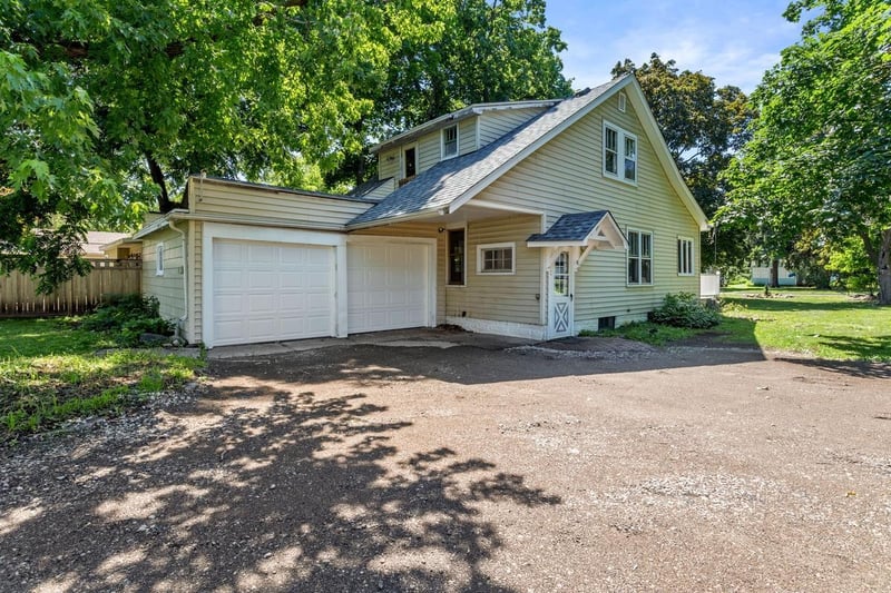 15240 9th Ave N, Plymouth, MN 55447