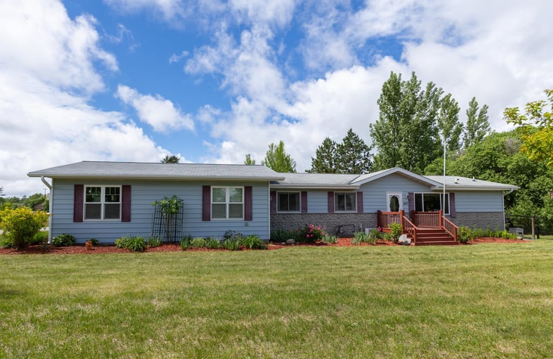 431 Main St NW, Menahga, MN 56464