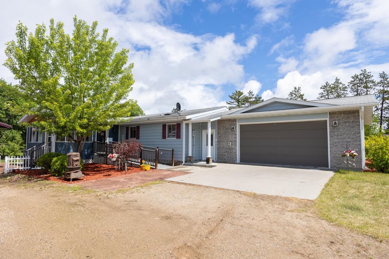 431 Main St NW, Menahga, MN 56464