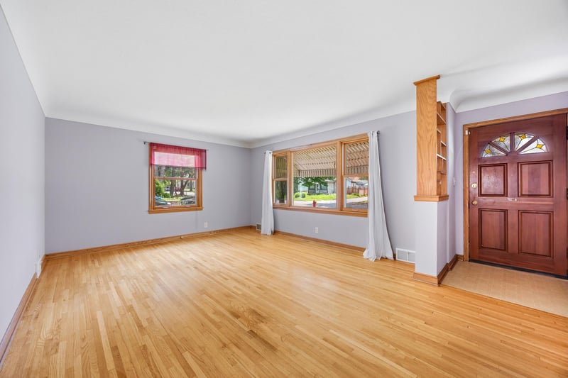 1951 Fremont Ave E, Saint Paul, MN 55119