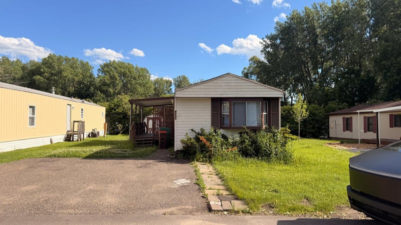 2626 Oak Hill Ct E, Maplewood, MN 55119