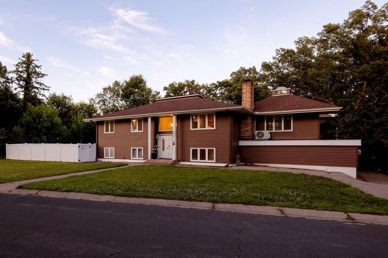 1631 21st Ave NW, New Brighton, MN 55112