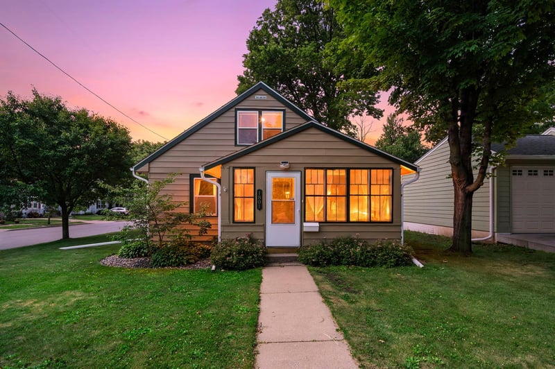 1801 W 7th St, Red Wing, MN 55066