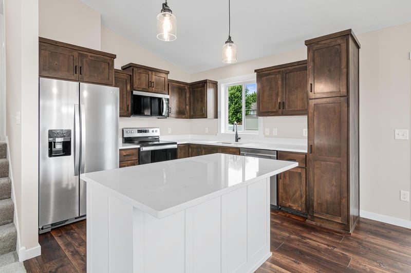 829 N Grant St, Ellsworth, WI 54011