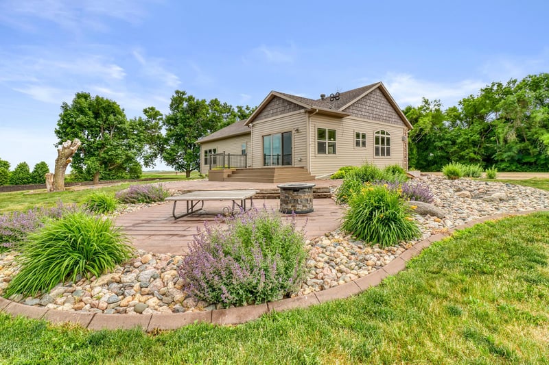 14293 40th St S, Moorhead, MN 56560