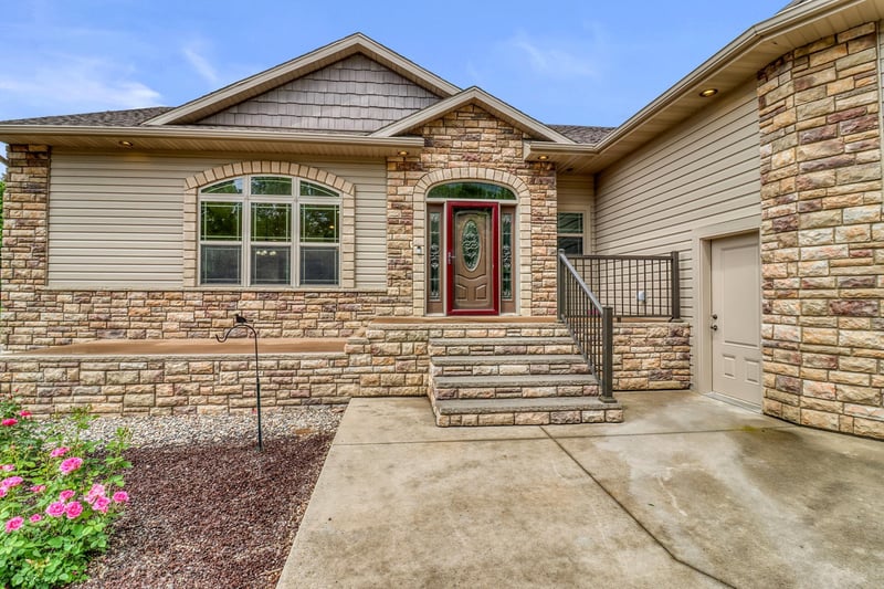 14293 40th St S, Moorhead, MN 56560