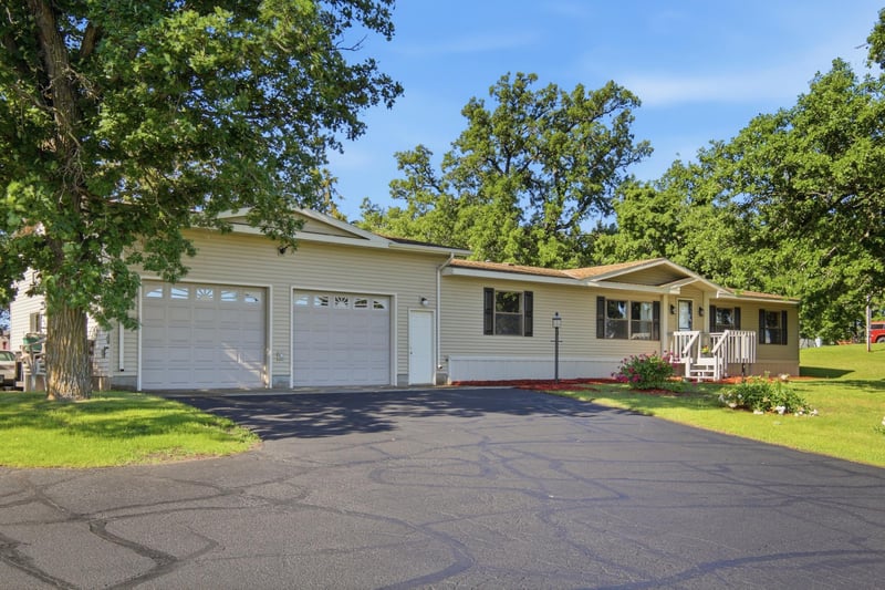 7001 County Road 40 NE, New London, MN 56273