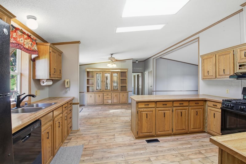 7001 County Road 40 NE, New London, MN 56273