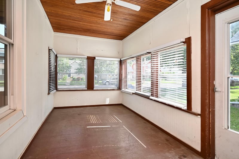 1051 W King St, Winona, MN 55987
