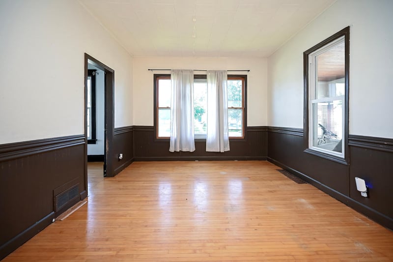 1051 W King St, Winona, MN 55987