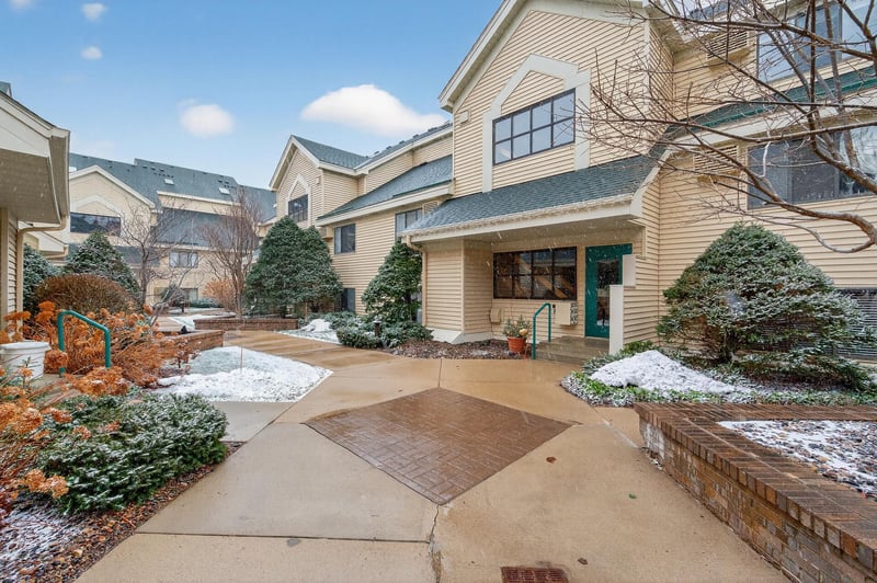 7606 York Ave S #7107, Edina, MN 55435