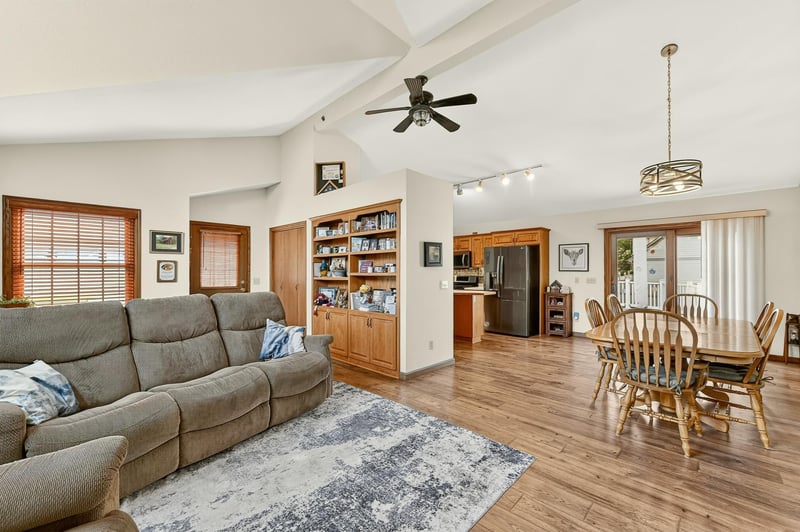 525 16th St SW, Owatonna, MN 55060