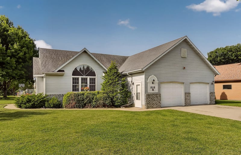 525 16th St SW, Owatonna, MN 55060